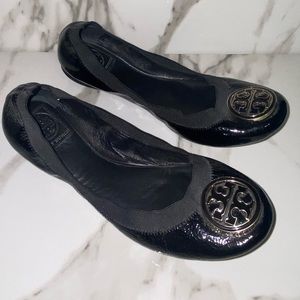Tory Burch Black Patent Leather Ballerina Flats in a Size 9.